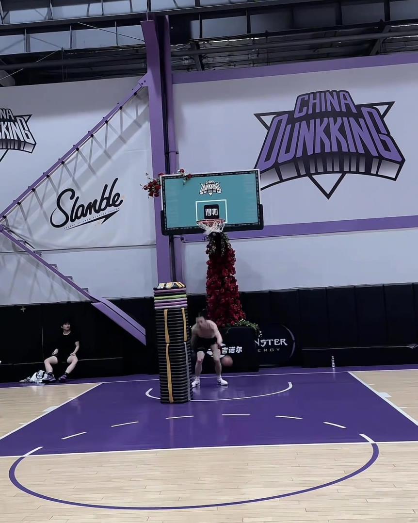 兄弟，這個(gè)摸高如何？